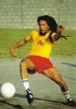 Bob-marley-biography-soccer